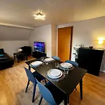 Ohpardon! - Monteurwohnung Im Dg, Einzelbetten, Garten Apartman *