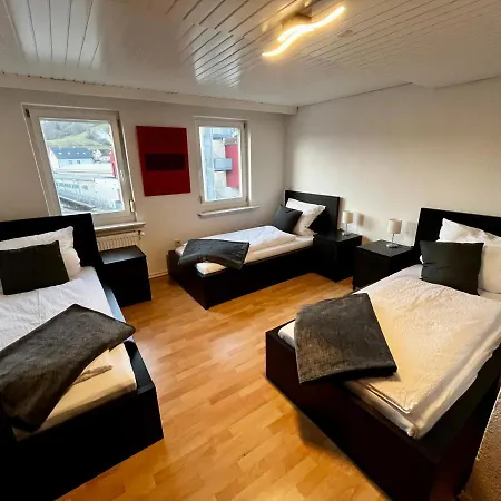 아파트 Ohpardon! - Monteurwohnung Im Dg, Einzelbetten, Garten 가일도프