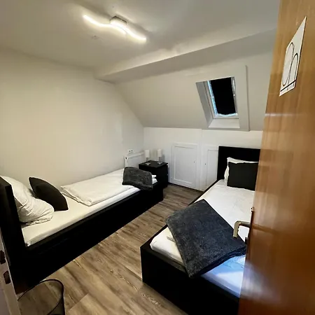 Apartment Ohpardon! - Monteurwohnung Im Dg, Einzelbetten, Garten